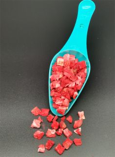 Bio Erdbeeren Würfel gefriergetrocknet